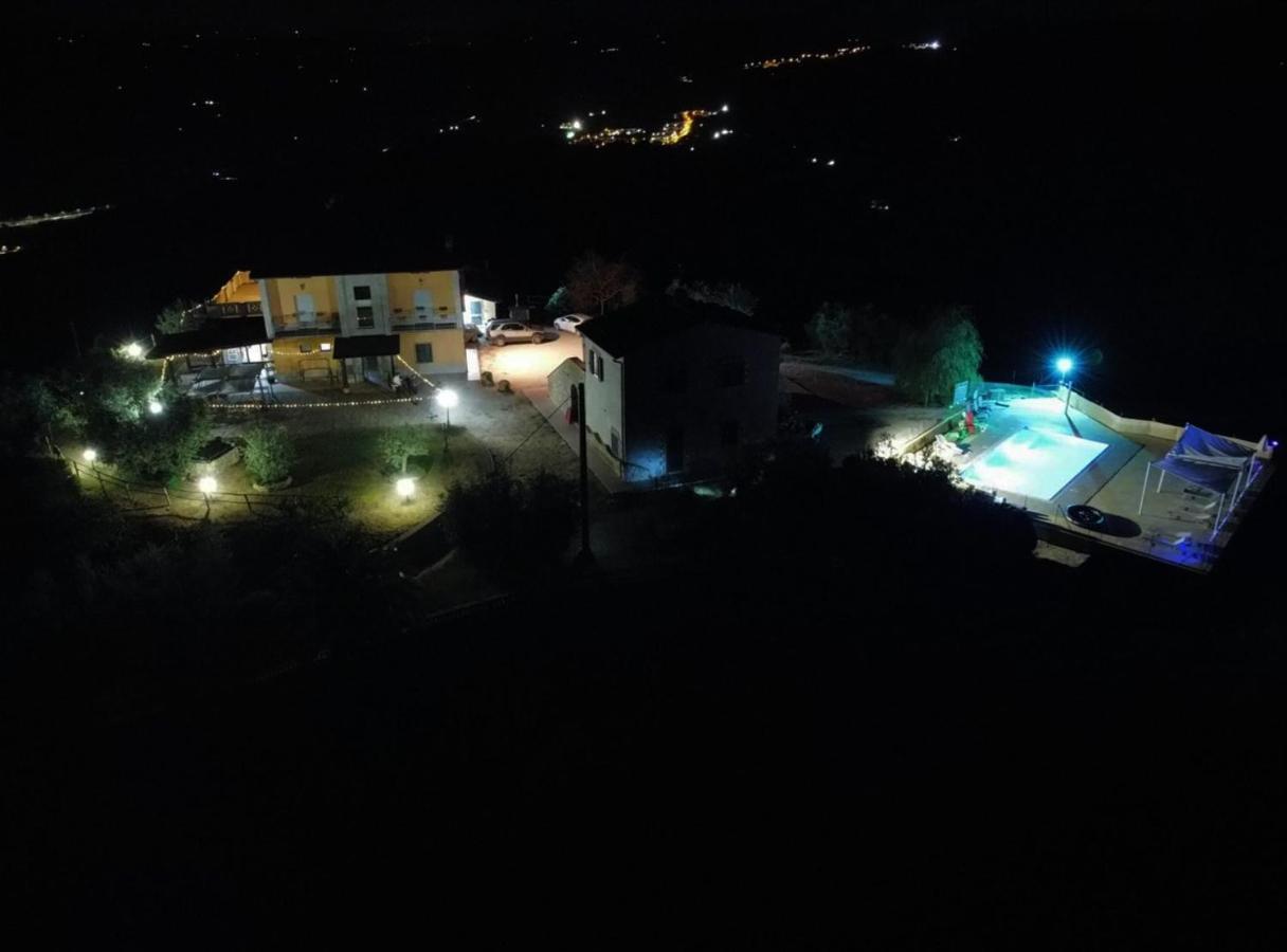 Agriturismo La Terrazza Valfabbrica Екстер'єр фото