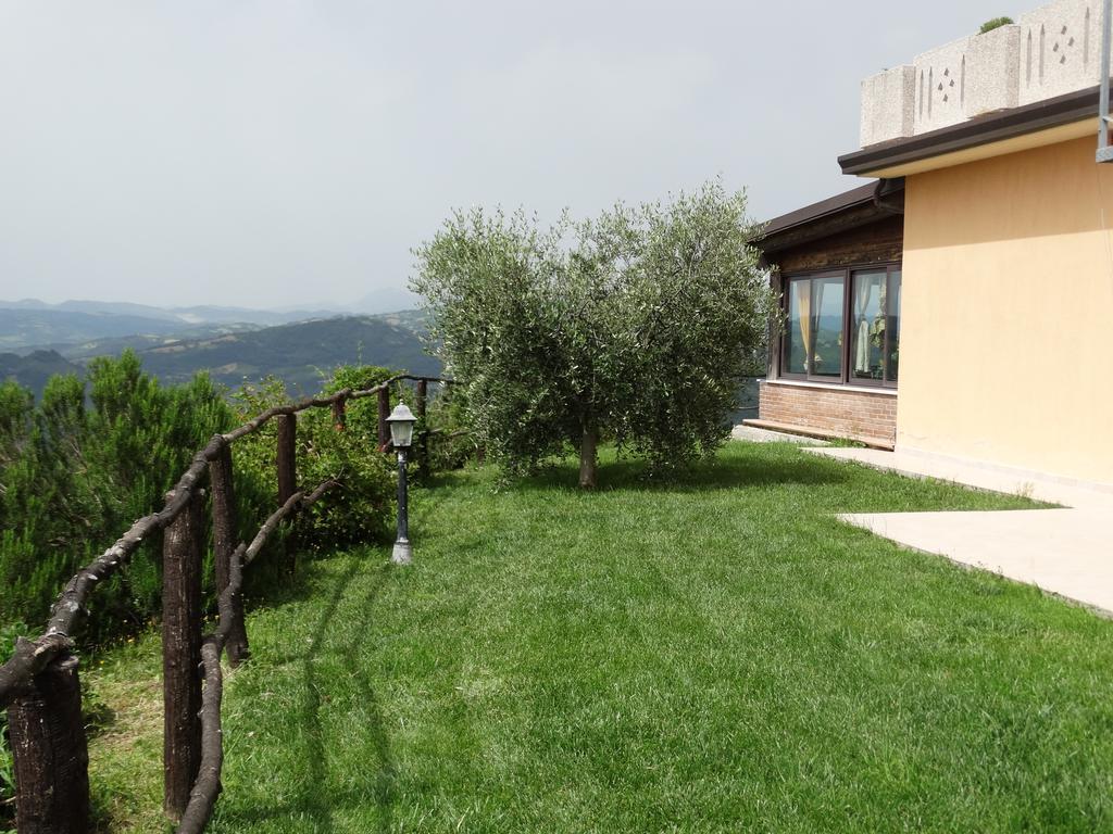 Agriturismo La Terrazza Valfabbrica Екстер'єр фото